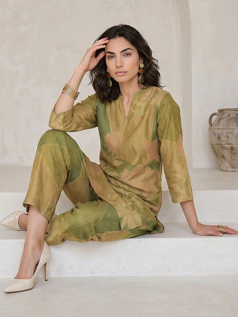 Libas Women Floral Printed Regular Kurta with Trousers - Image 6