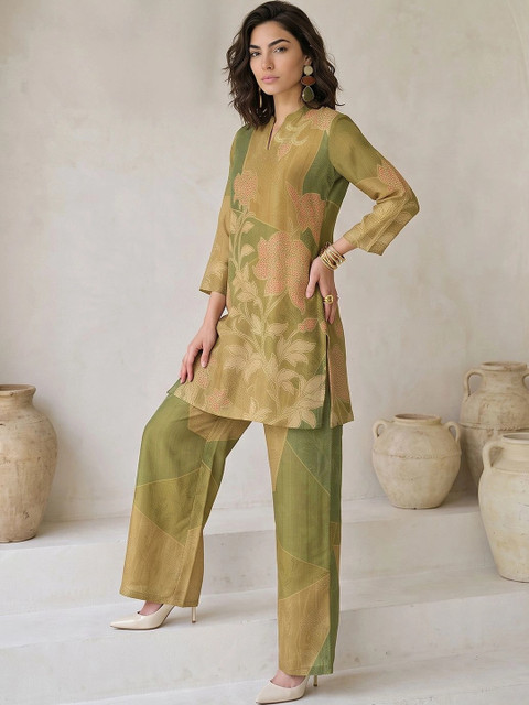 Libas Women Floral Printed Regular Kurta with Trousers