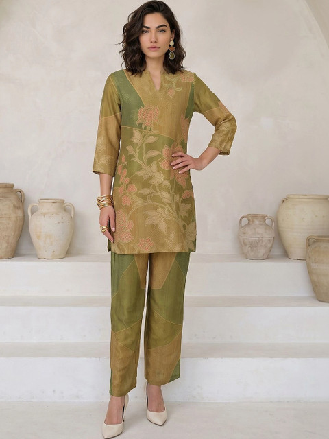 Libas Women Floral Printed Regular Kurta with Trousers - Image 2