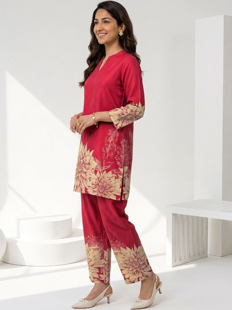 Libas Women Floral Printed Regular Kurta with Trousers - Image 4