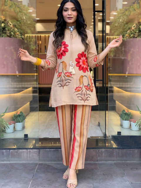P Three Pluse Floral Printed Top with Trousers