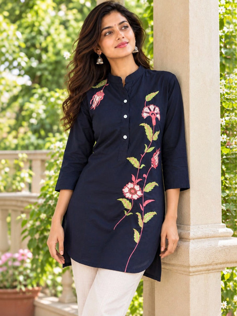 HERE&NOW X fwd Women Floral Embroidered Thread Work Floral Kurta