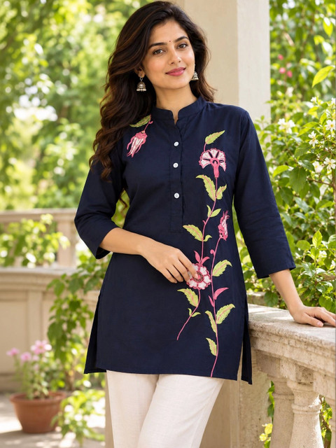 HERE&NOW Women Floral Embroidered Floral Kurta