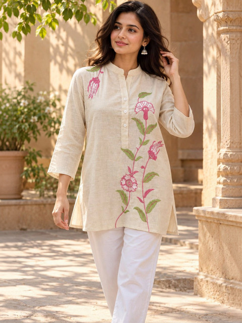 HERE&NOW Women Floral Embroidered Thread Work Floral Kurta - Image 3