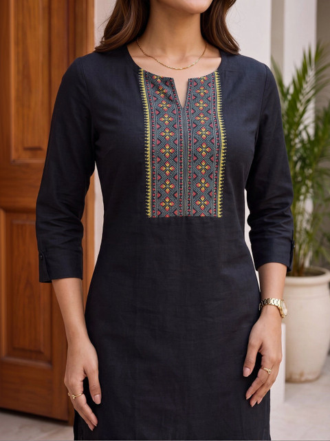 Rangita Women Ethnic Motifs Embroidered Thread Work Kurta - Image 4