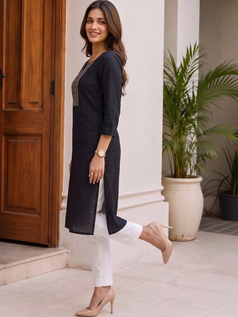 Rangita Women Ethnic Motifs Embroidered Thread Work Kurta - Image 2