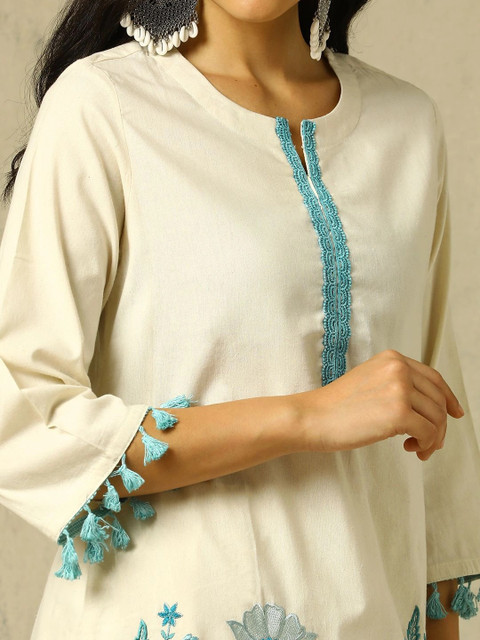 House of Pataudi Women Floral Embroidered Regular Thread Work Pure Cotton Kurta with Palazzos - Image 6