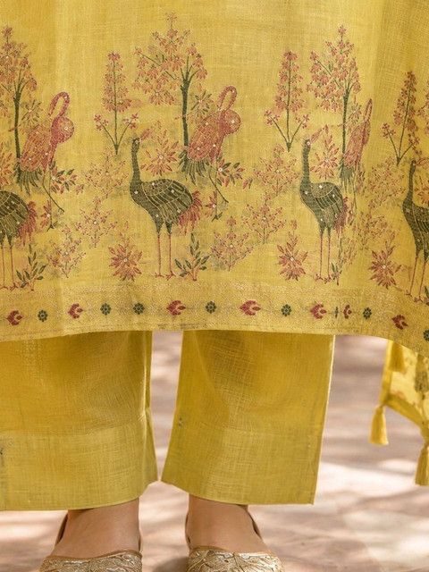 JEEREVA Women Ethnic Motifs Printed Regular Thread Work Kurta with Trousers & With Dupatta - Image 4
