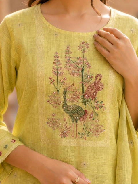 JEEREVA Women Ethnic Motifs Printed Regular Thread Work Kurta with Trousers & With Dupatta - Image 2