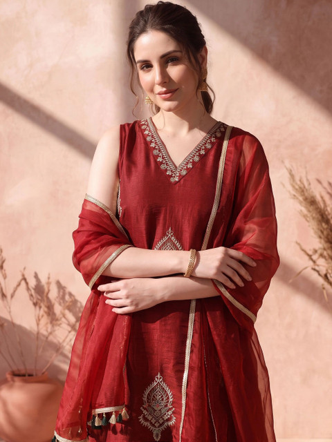 AVANSHEE Women Ethnic Motifs Embroidered Regular Thread Work Kurta with Trousers & With Dupatta