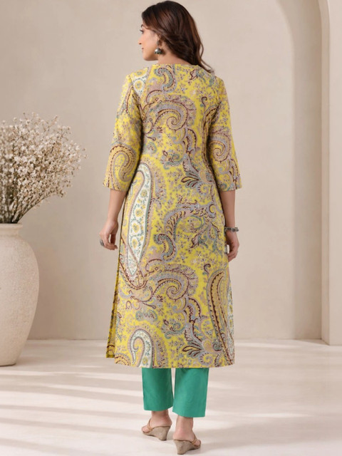 Vyom Tara Women Paisley Printed Kurta - Image 2