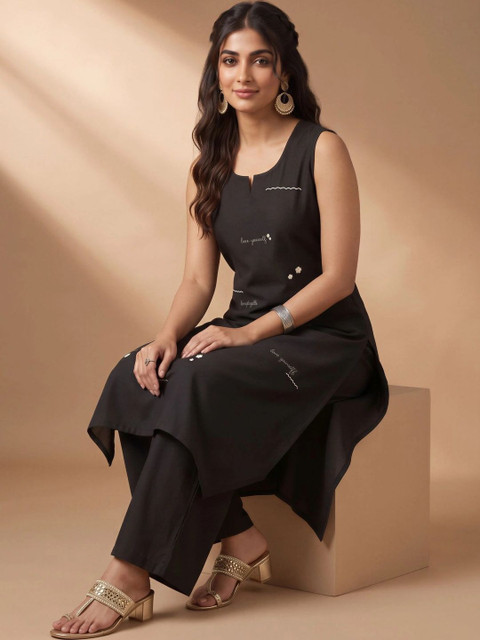 Varanga Embroidered Tunic with Trousers