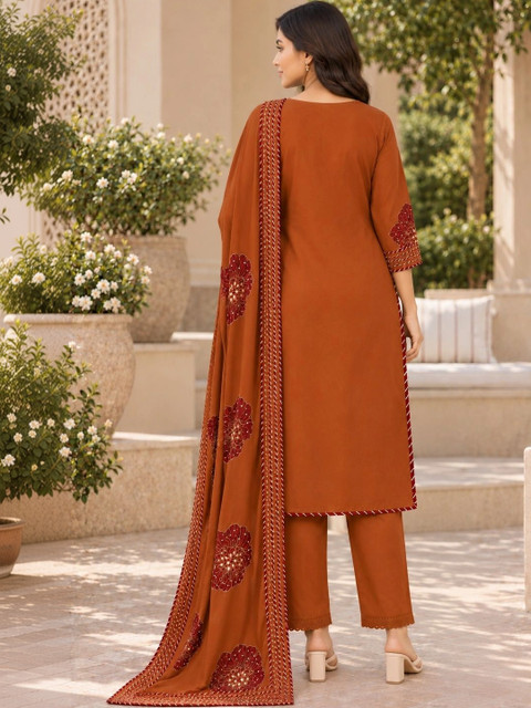 Gopi Prem Women Ethnic Motifs Embroidered Regular Thread Work Pure Cotton Kurta with Trousers & With Dupatta - Image 5