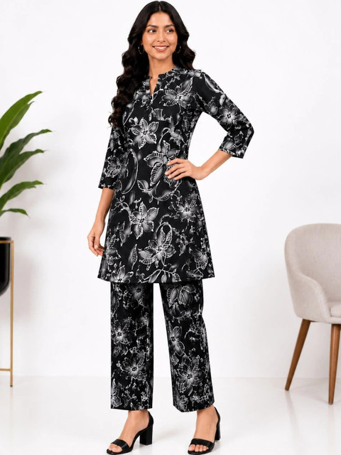 SHIFZ Knitted Printed Top with Palazzos