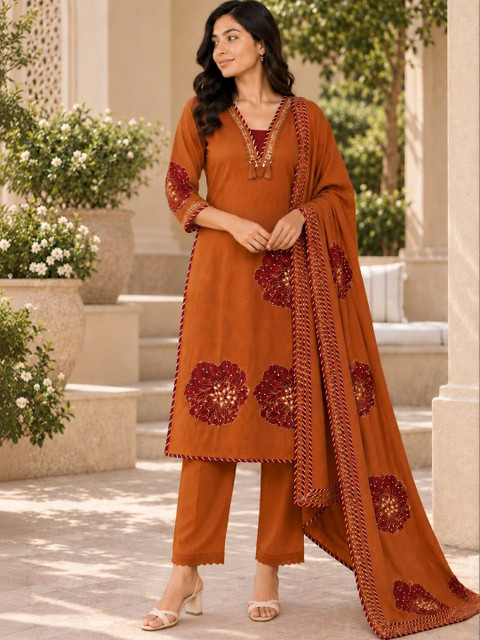 Gopi Prem Women Ethnic Motifs Embroidered Regular Thread Work Pure Cotton Kurta with Trousers & With Dupatta - Image 4