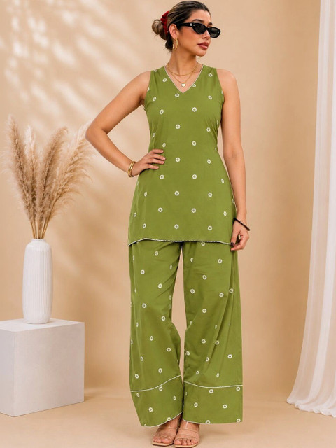 Sangria Floral Printed Top with Trousers