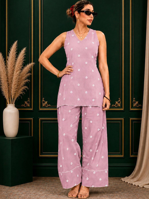 Sangria Women Floral Printed Top with Trousers