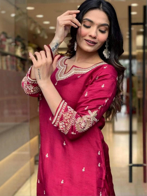 Moda Rapido Women Ethnic Motifs Embroidered Regular Thread Work Kurta with Trousers & With Dupatta - Image 4