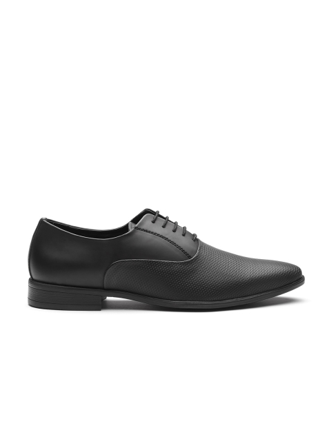 INVICTUS Men Black Textured Oxfords - Image 3