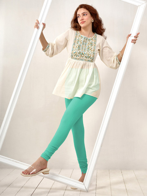 LYRA Women Sea Green Solid Churidar-Length Leggings