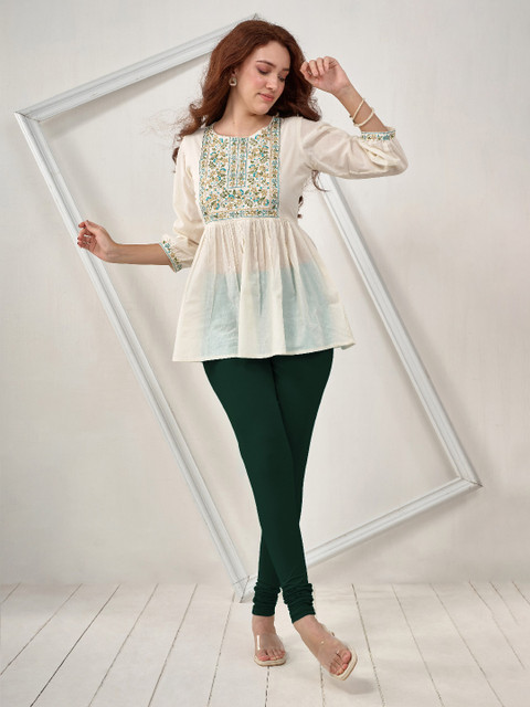 LYRA Women Green Solid Churidar-Length Leggings