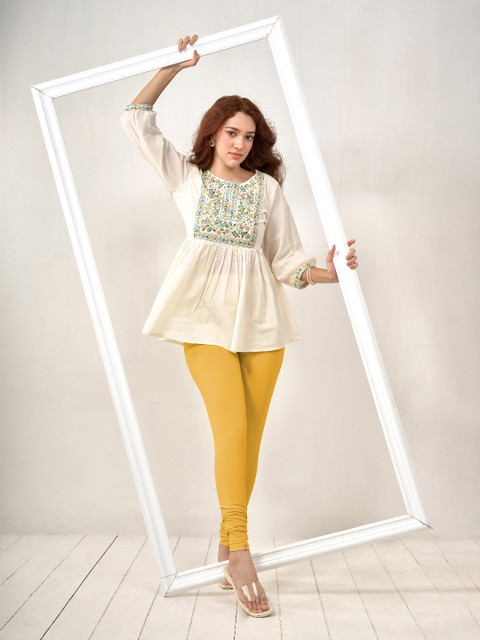 LYRA Women Gold-Toned Solid Churidar-Length Leggings