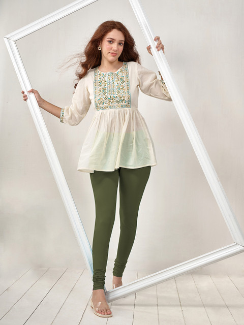 LYRA Women Green Solid Churidar Length Leggings