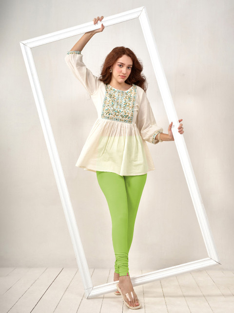 LYRA Women Green Solid Churidar-Length Leggings