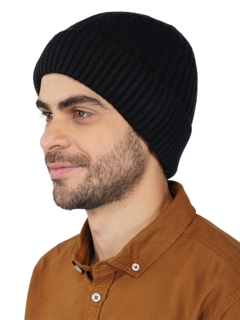 iSWEVEN Unisex Black Beanie