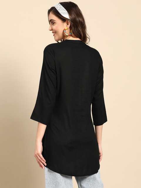 Sangria X fwd Women Solid Mandarin Collar Short Kurti - Image 4