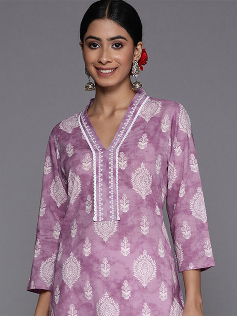 Varanga Lavender Floral Jaipuri Printed V-Neck Cotton Straight Kurta