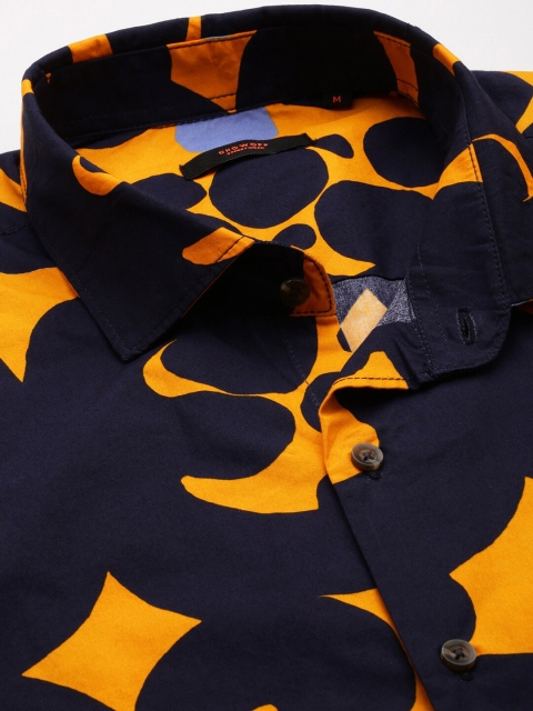 SHOWOFF Men Printed Casual Cotton Shirt - Image 6