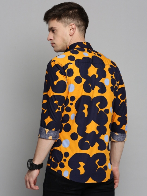 SHOWOFF Men Printed Casual Cotton Shirt - Image 4