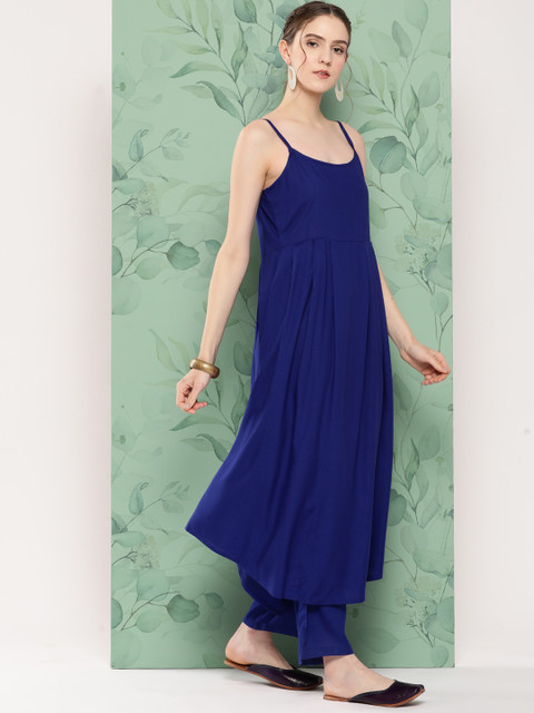 InWeave Kurta With Palazzos & With Dupatta - Image 3