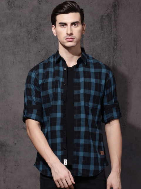 Roadster Men Blue & Black Checked Casual Shirt