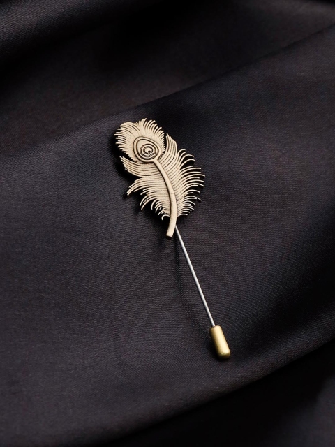 COSA NOSTRAA Men Peacock Grace Lapel Pin Brooch