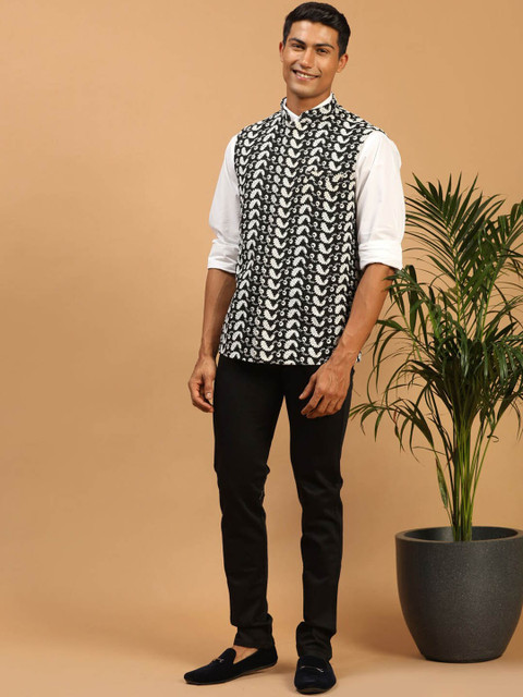 VASTRAMAY Men Woven Design Chikankari Cotton Nehru Jacket - Image 4