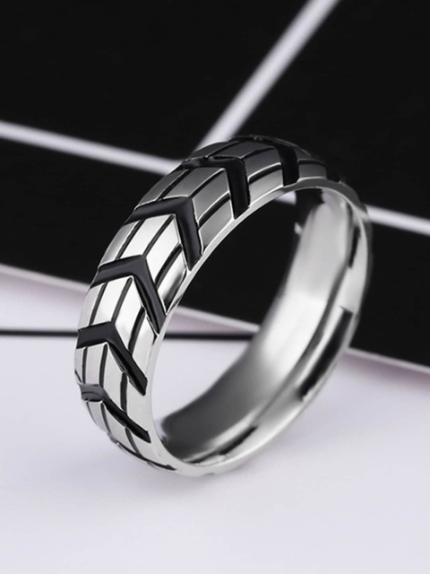 Yellow Chimes Men Silver-Plated Enameled Finger Ring