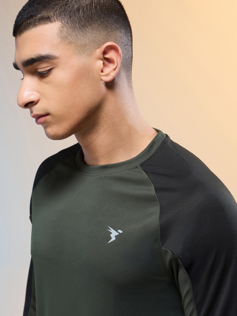 Technosport Antimicrobial Slim Fit Training or Gym T-shirt - Image 3