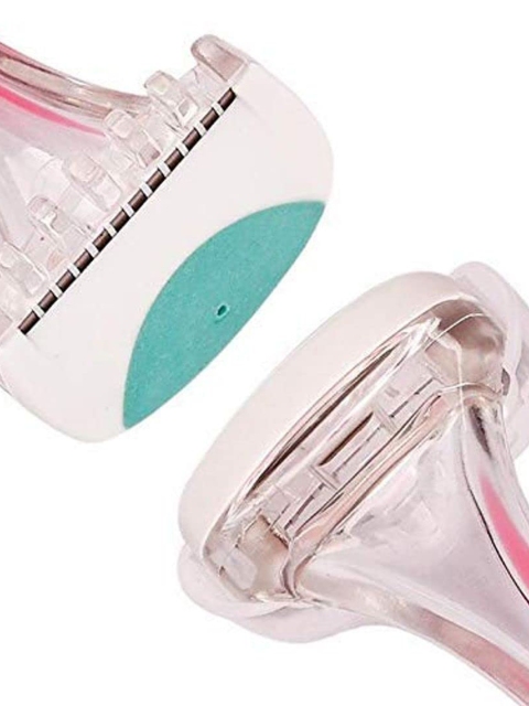 KAI Set Of 4 With Aloe Vera & Vitamin E Moisture Strip & Bikini Line Razors - Image 3