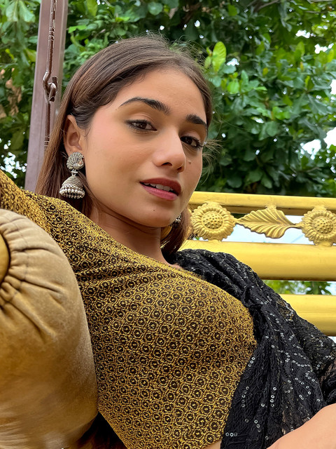 Bindigasm's Advi Woven Design Jacquard Stretchable Readymade Saree Blouse