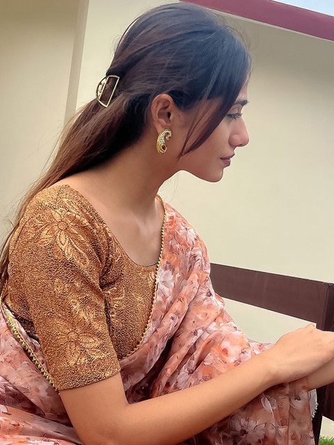 Bindigasm's Advi Self-Design Stretchable Saree Blouse