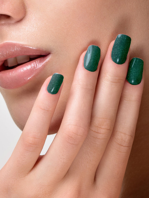 Lakme Glitterati Collection Nail Paint For High Glam & Shine 12ml - Mistletoe 116 - Image 6