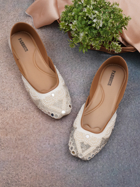 FABBHUE Embellished Ethnic Mojaris