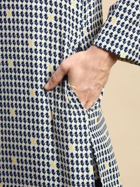 Amodh by Kisah Floral Printed Straight Kurta - Image 6
