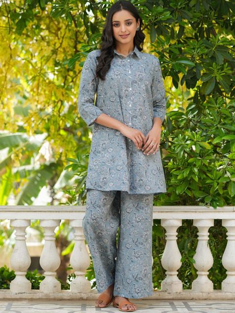 SANSKRUTIHOMES Grey Printed Pure Cotton Shirt with Lounge Pants