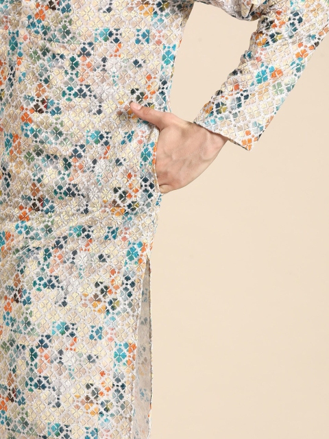Anouk Abstract Embroidered Straight Pure Cotton Kurta - Image 6