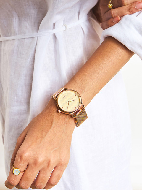 TEAL BY CHUMBAK Women Round Analogue Watch 8907605128400