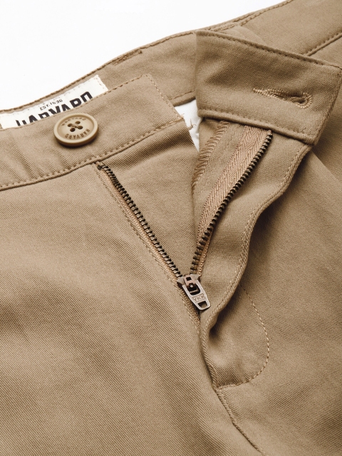 Harvard Men Solid Mid-Rise Slim Fit Regular Shorts - Image 5