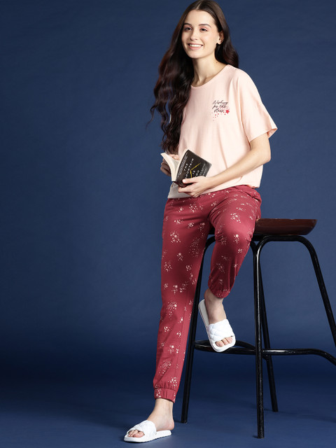 Mast & Harbour Women Conversational Print Jogger Set with Pouch